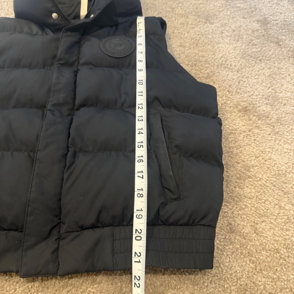 Women's Fabletics Puffy winter vest - Picture 5 of 8
